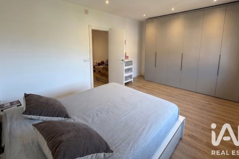 Casa adosada de 4 dormitorios en venta en Vilassar de Dalt, Barcelona, Cataluña, Spain № 8935 - foto 11