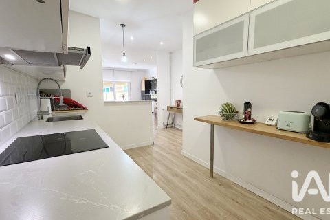 Casa adosada de 4 dormitorios en venta en Vilassar de Dalt, Barcelona, Cataluña, Spain № 8935 - foto 4