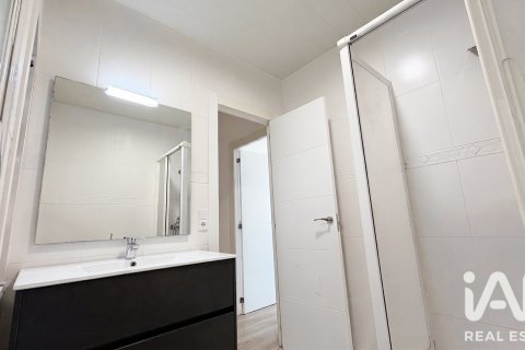 Casa adosada de 4 dormitorios en venta en Vilassar de Dalt, Barcelona, Cataluña, Spain № 8935 - foto 13