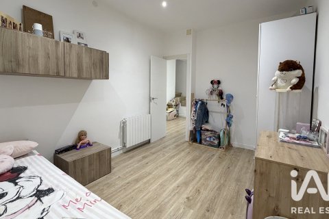 Casa adosada de 4 dormitorios en venta en Vilassar de Dalt, Barcelona, Cataluña, Spain № 8935 - foto 19