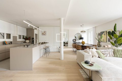 Купить квартиру в Барселона, Испания с 2 спальни, 135м², № 4138 - фото 4