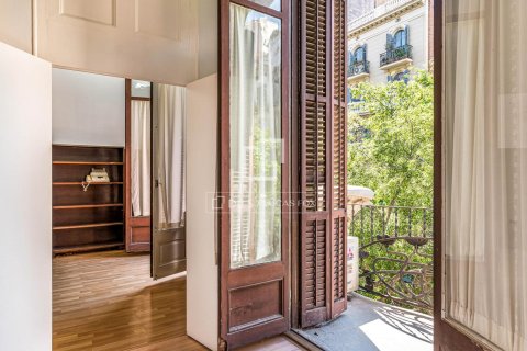 Apartamento de 6 dormitorios en venta en Barcelona, Cataluña, Spain № 8679