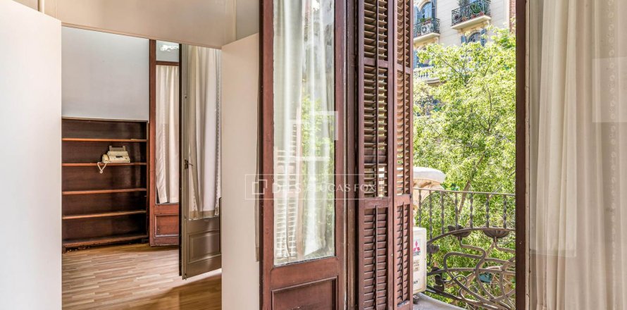 6 bedrooms apartment for sale in Barcelona, Catalonia, Spain № 8679