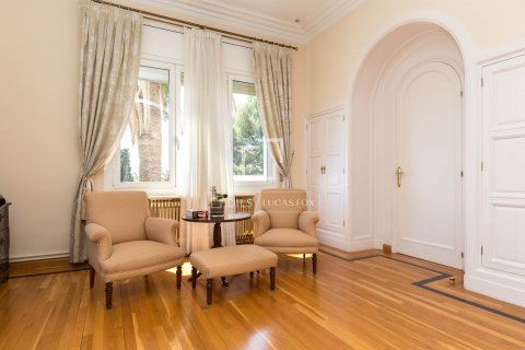  Castillos de 9 dormitorios en venta en Sant Just Desvern, Barcelona, Cataluña, Spain № 8681 - foto 19