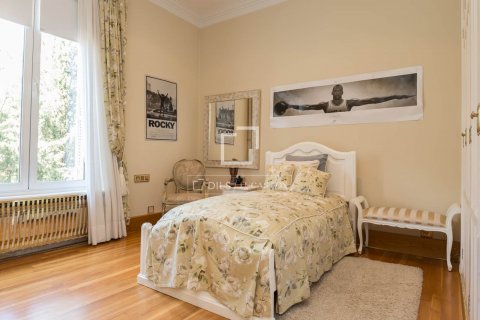  Castillos de 9 dormitorios en venta en Sant Just Desvern, Barcelona, Cataluña, Spain № 8681 - foto 23