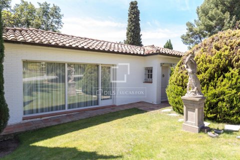  Castillos de 9 dormitorios en venta en Sant Just Desvern, Barcelona, Cataluña, Spain № 8681 - foto 27