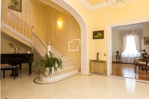  Castillos de 9 dormitorios en venta en Sant Just Desvern, Barcelona, Cataluña, Spain № 8681 - foto 12