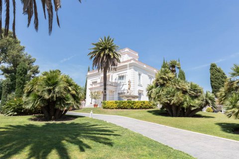  Castillos de 9 dormitorios en venta en Sant Just Desvern, Barcelona, Cataluña, Spain № 8681 - foto 2