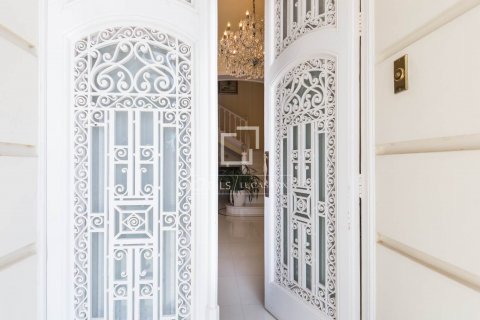  Castillos de 9 dormitorios en venta en Sant Just Desvern, Barcelona, Cataluña, Spain № 8681 - foto 11