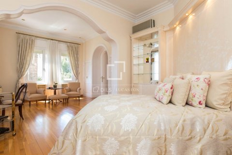  Castillos de 9 dormitorios en venta en Sant Just Desvern, Barcelona, Cataluña, Spain № 8681 - foto 20
