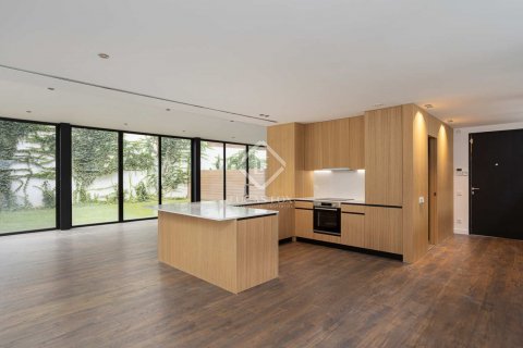 Купить квартиру в Барселона, Испания с 1 спальня, 75м², № 8682 - фото 12