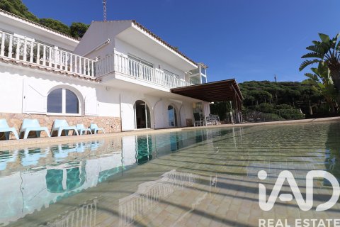 Сasa de 6 dormitorios en venta en Cabrils, Barcelona, Cataluña, Spain № 4733