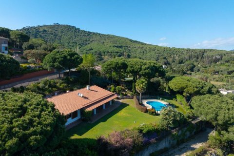 Купить дом в Кабрера-де-Мар, Испания с 7 комнат, 698м², № 7629 - фото 2