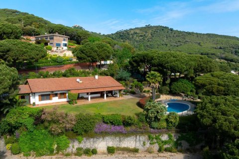 Сasa de 6 dormitorios en venta en Cabrera de Mar, Barcelona, Cataluña, Spain № 7629