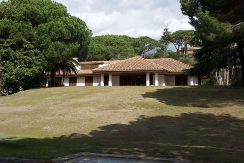 Сasa de 6 dormitorios en venta en Sant Andreu de Llavaneres, Barcelona, Cataluña, Spain № 7631 - foto 2