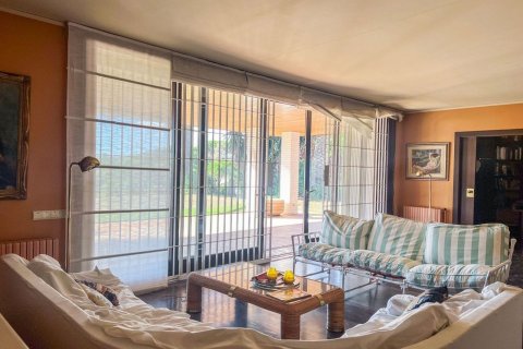 Сasa de 6 dormitorios en venta en Sant Andreu de Llavaneres, Barcelona, Cataluña, Spain № 7631 - foto 12