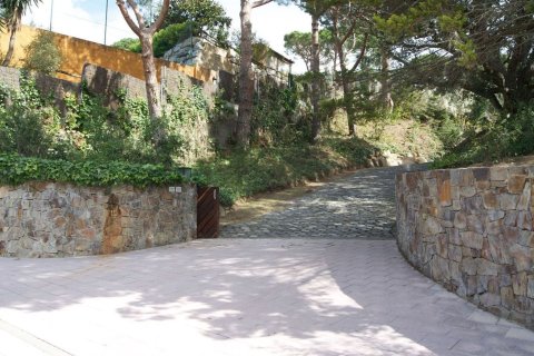 Сasa de 6 dormitorios en venta en Sant Andreu de Llavaneres, Barcelona, Cataluña, Spain № 7631 - foto 4
