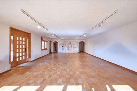 Сasa de 6 dormitorios en venta en Barcelona, Cataluña, Spain № 7633 - foto 13