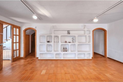 Сasa de 6 dormitorios en venta en Barcelona, Cataluña, Spain № 7633 - foto 12