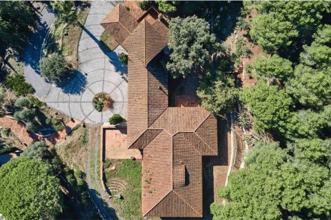 Сasa de 6 dormitorios en venta en Barcelona, Cataluña, Spain № 7633 - foto 10