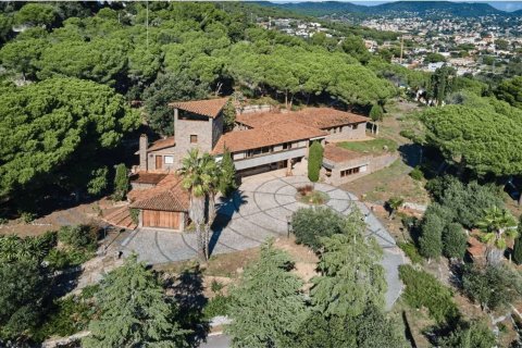 Сasa de 6 dormitorios en venta en Barcelona, Cataluña, Spain № 7633 - foto 2