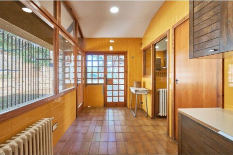 Сasa de 6 dormitorios en venta en Barcelona, Cataluña, Spain № 7633 - foto 23