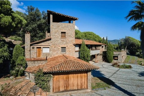 Сasa de 6 dormitorios en venta en Barcelona, Cataluña, Spain № 7633 - foto 6