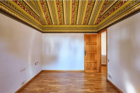Сasa de 6 dormitorios en venta en Barcelona, Cataluña, Spain № 7633 - foto 24