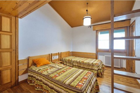 Сasa de 6 dormitorios en venta en Barcelona, Cataluña, Spain № 7633 - foto 29