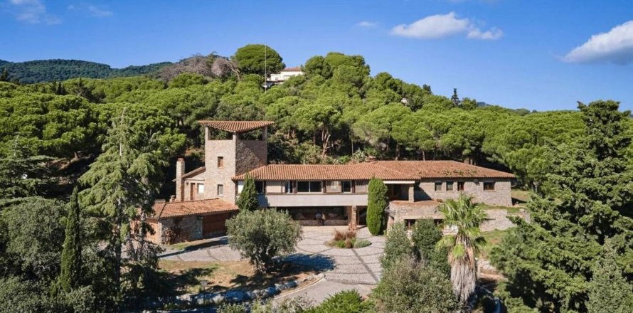 Сasa de 6 dormitorios en venta en Barcelona, Cataluña, Spain № 7633