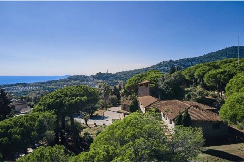 Сasa de 6 dormitorios en venta en Barcelona, Cataluña, Spain № 7633 - foto 11