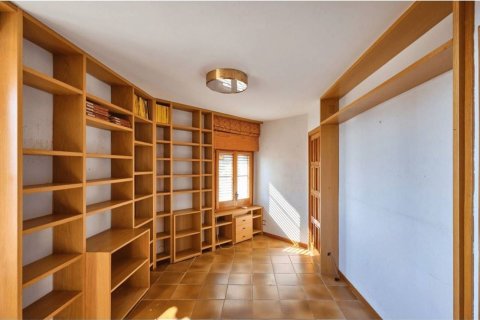 Сasa de 6 dormitorios en venta en Barcelona, Cataluña, Spain № 7633 - foto 19
