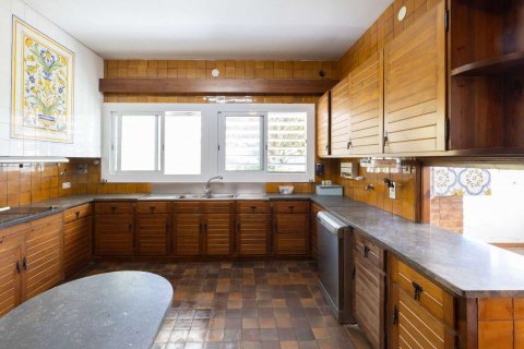 10 bedrooms house for sale in Barcelona, Catalonia, Spain № 7630 - photo 23