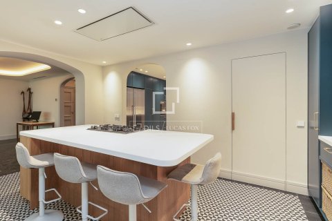 Apartamento de 4 dormitorios en venta en Barcelona, Cataluña, Spain № 4093 - foto 7