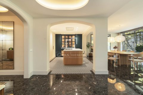 Apartamento de 4 dormitorios en venta en Barcelona, Cataluña, Spain № 4093 - foto 8
