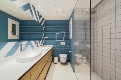 Apartamento de 4 dormitorios en venta en Barcelona, Cataluña, Spain № 4093 - foto 19