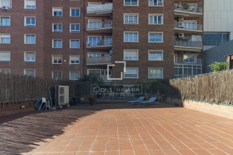 Apartamento de 4 dormitorios en venta en Barcelona, Cataluña, Spain № 4093 - foto 28