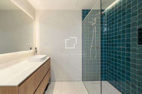 Apartamento de 4 dormitorios en venta en Barcelona, Cataluña, Spain № 4093 - foto 25