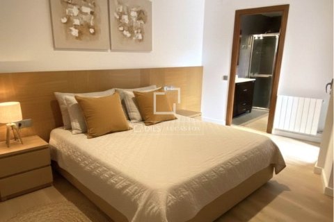 Apartamento de 3 dormitorios en venta en Barcelona, Cataluña, Spain № 4095 - foto 6