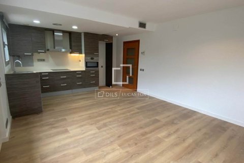 Apartamento de 3 dormitorios en venta en Barcelona, Cataluña, Spain № 4095 - foto 11