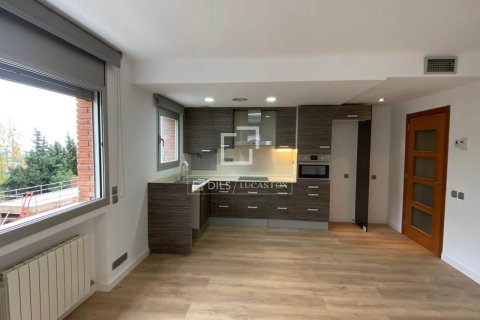 Apartamento de 3 dormitorios en venta en Barcelona, Cataluña, Spain № 4095 - foto 12