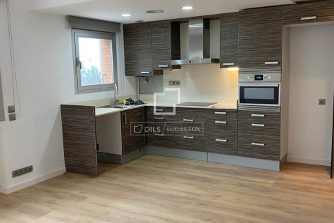 Apartamento de 3 dormitorios en venta en Barcelona, Cataluña, Spain № 4095 - foto 3