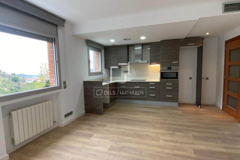 Apartamento de 3 dormitorios en venta en Barcelona, Cataluña, Spain № 4095 - foto 13