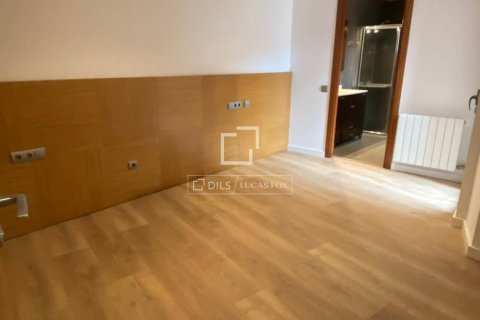 Apartamento de 3 dormitorios en venta en Barcelona, Cataluña, Spain № 4095 - foto 7