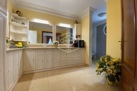 Villa de 6 dormitorios en alquiler en Castelldefels, Barcelona, Cataluña, Spain № 1099 - foto 17