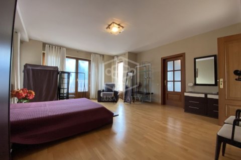 Villa de 6 dormitorios en alquiler en Castelldefels, Barcelona, Cataluña, Spain № 1099 - foto 24