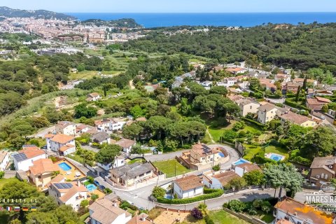 4 bedrooms villa for sale in Lloret de Mar, Girona, Catalonia, Spain № 1100 - photo 4