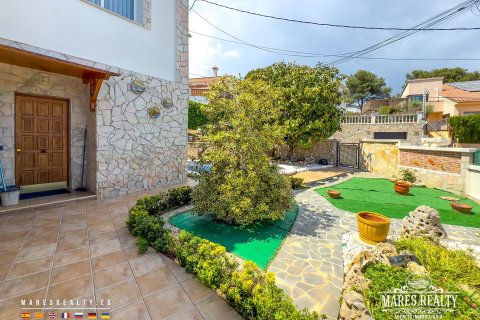 4 bedrooms villa for sale in Lloret de Mar, Girona, Catalonia, Spain № 1100 - photo 8