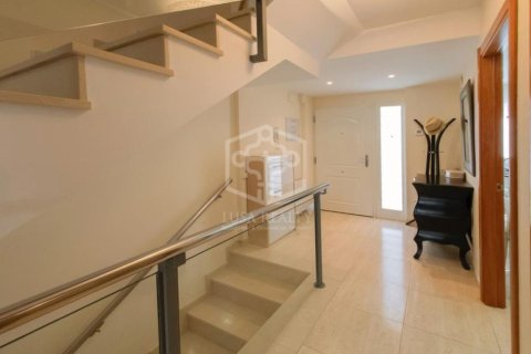 Casa adosada de 5 dormitorios en venta en Calafell, Tarragona, Cataluña, Spain № 1097 - foto 6