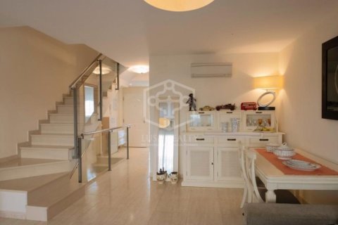 Casa adosada de 5 dormitorios en venta en Calafell, Tarragona, Cataluña, Spain № 1097 - foto 3